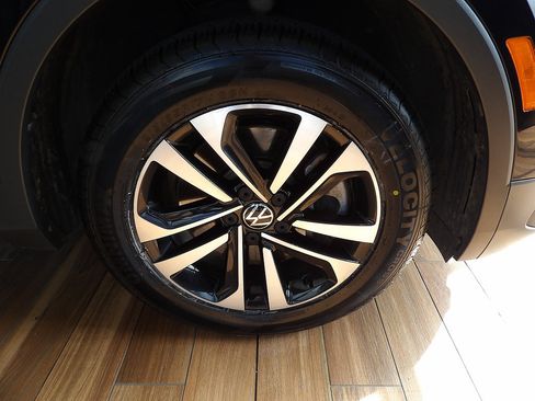 Used 2022 Volkswagen Tiguan S w/ IQ.Drive Package AWD/4WD image 4