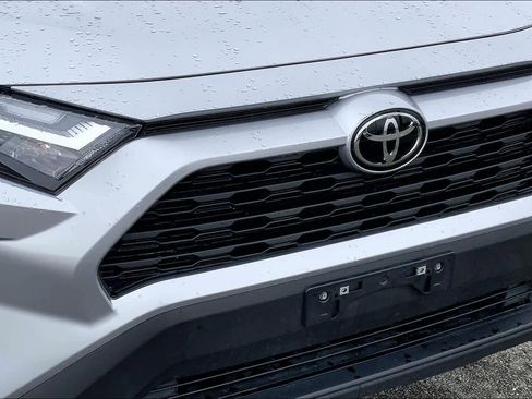 Used 2023 Toyota RAV4 LE image 29