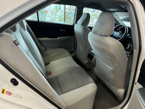 Used 2013 Toyota Camry LE FWD image 35