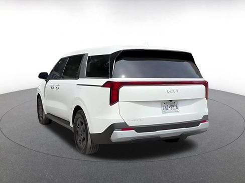 Used 2026 Kia Carnival FWD image 11
