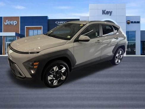 Used 2024 Hyundai Kona SEL AWD/4WD image 2