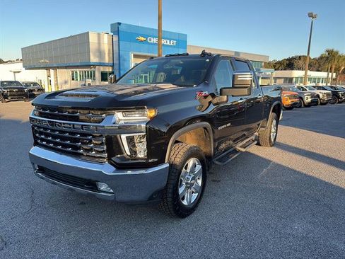 Used 2023 Chevrolet Silverado 2500 LTZ image 3