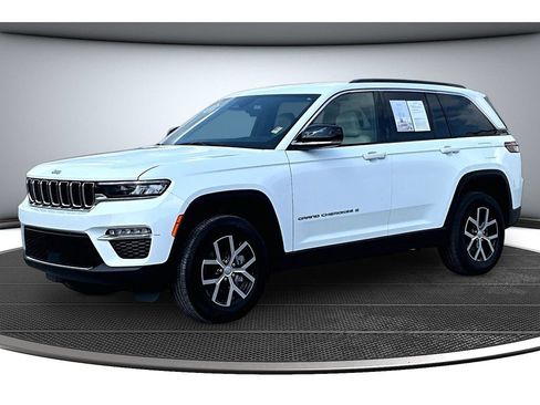 Certified 2025 Jeep Grand Cherokee Limited RWD image 15