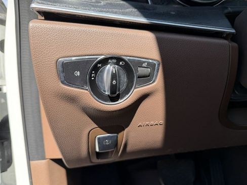 Used 2019 Mercedes-Benz E 300 4MATIC image 24