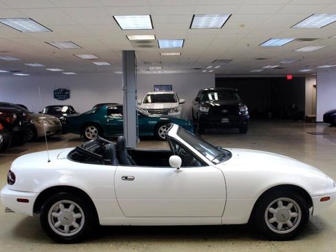 Used 1990 MAZDA MX-5 Miata image 24