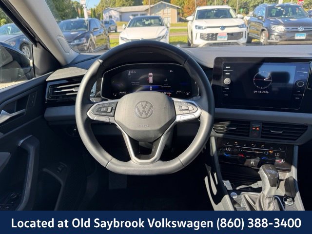 Certified 2025 Volkswagen Jetta SE FWD image 13