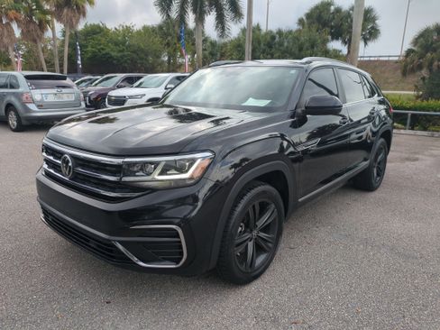 Used 2021 Volkswagen Atlas Cross Sport SE w/ Panoramic Sunroof Package image 9