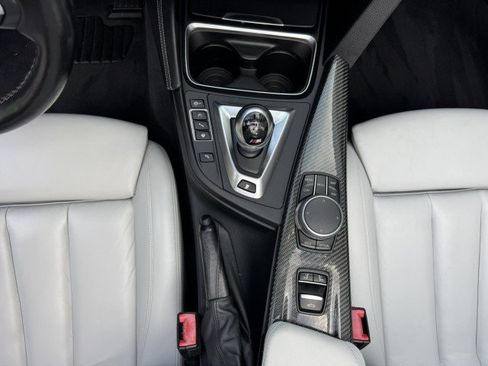 Used 2018 BMW M4 Convertible RWD image 16