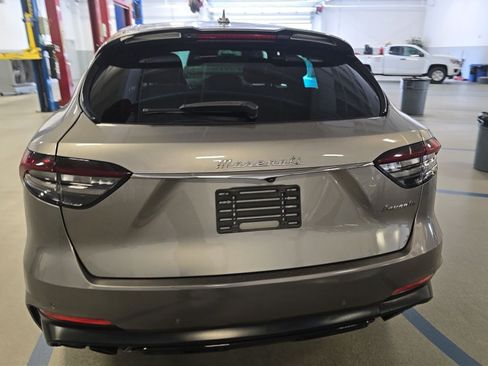 Used 2022 Maserati Levante Modena AWD/4WD image 10