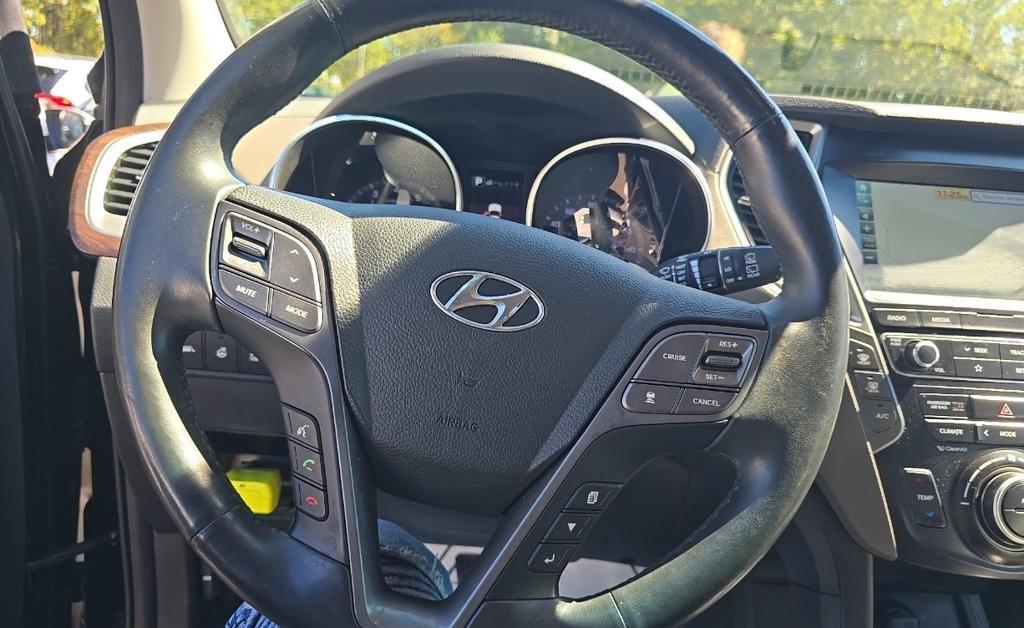 Used 2019 Hyundai Santa Fe XL FWD image 12