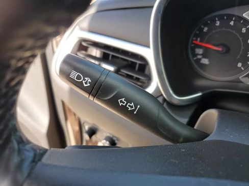 Used 2019 Chevrolet Equinox LT image 23