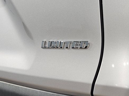 Used 2021 Toyota RAV4 Limited FWD image 40