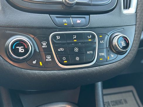 Used 2020 Chevrolet Malibu LT FWD image 21