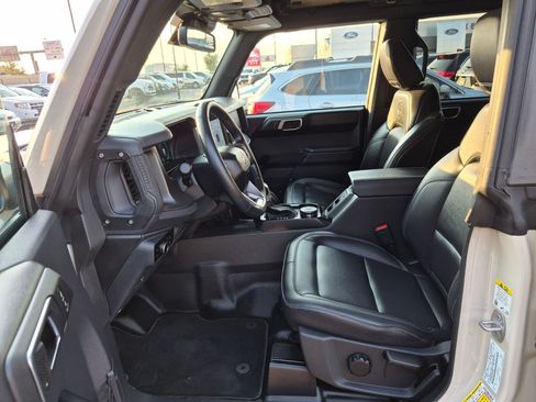 Used 2025 Ford Bronco Badlands AWD/4WD image 17