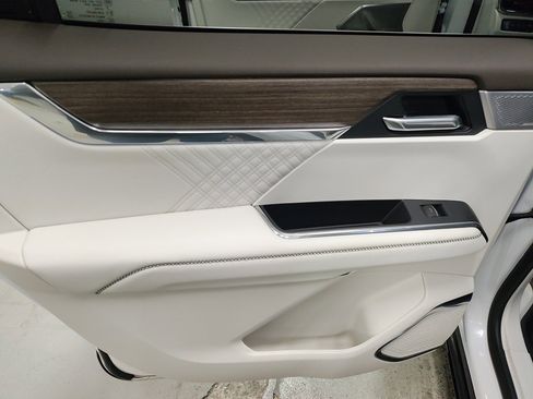 Used 2025 GMC Acadia Denali w/ Super Cruise Package image 29