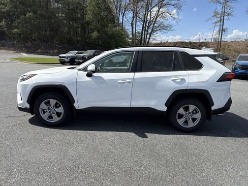 Used 2025 Toyota RAV4 XLE w/ Convenience Package image 4