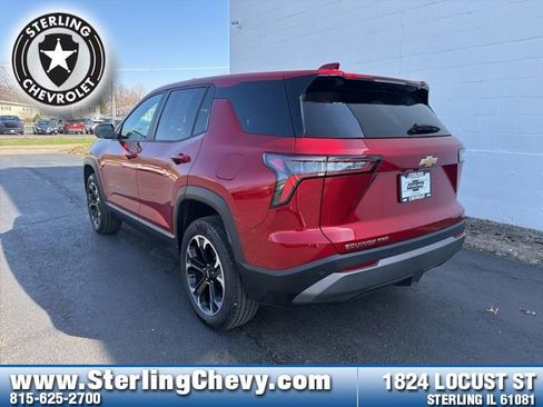 Used 2025 Chevrolet Equinox LT image 3