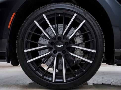 Used 2024 Aston Martin DBX 707 image 15