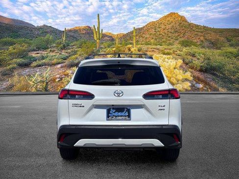 Used 2025 Toyota Corolla Cross XLE w/ Convenience Package AWD/4WD image 6