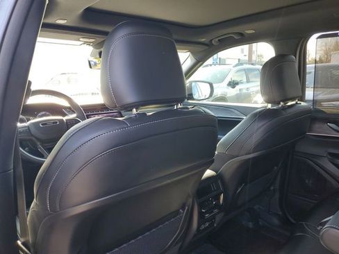 Certified 2025 Jeep Grand Cherokee Limited w/ Luxury Tech Group II image 15