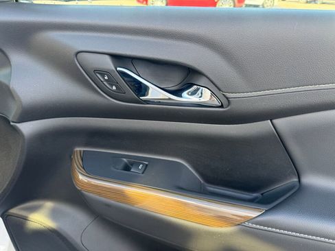 Used 2023 GMC Acadia SLE w/ Driver Convenience Package image 21