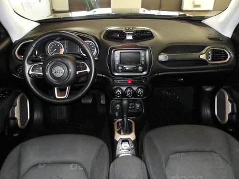Used 2017 Jeep Renegade Latitude w/ Cold Weather Group AWD/4WD image 12