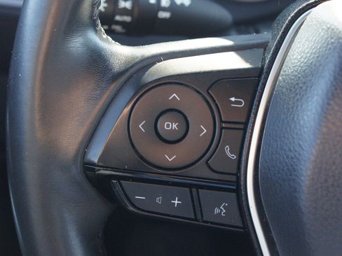 Used 2023 Toyota Venza XLE image 9