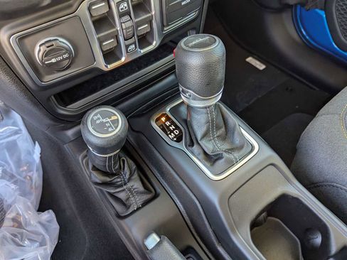 New 2026 Jeep Gladiator Sport image 17