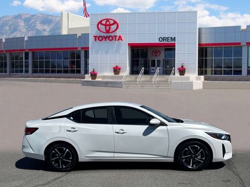 Used 2024 Nissan Sentra SV FWD image 3