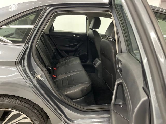 Used 2020 Volkswagen Jetta SEL Premium FWD image 7