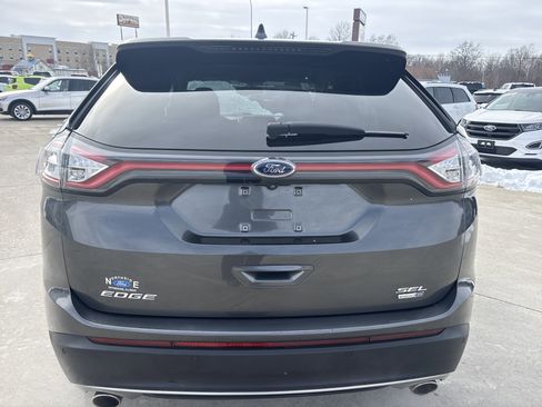 Used 2018 Ford Edge SEL image 4