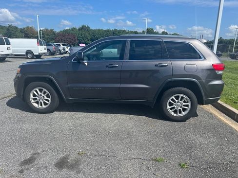 Used 2019 Jeep Grand Cherokee Laredo AWD/4WD image 7