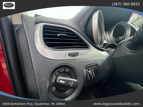 Used 2014 Dodge Journey SXT w/ Flexible Seating Group image 18