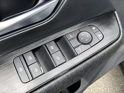 New 2026 Nissan Kicks SV image 18