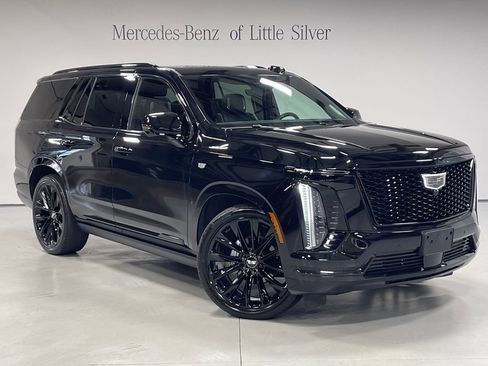 Used 2026 Cadillac Escalade Platinum Sport w/ LPO, ONYX Package AWD/4WD image 8