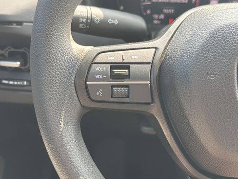 Used 2025 Honda Accord SE image 18