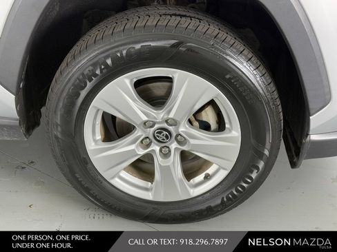 Used 2020 Toyota RAV4 XLE FWD image 10