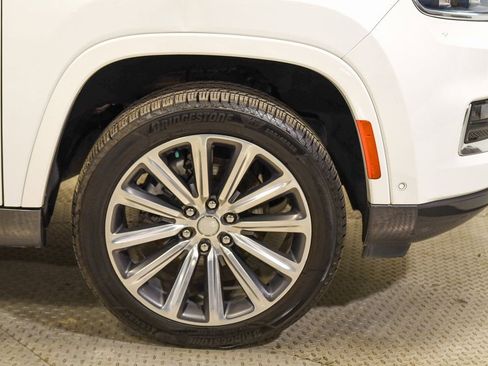 Used 2022 Jeep Grand Wagoneer Series II w/ Premium Group II image 12