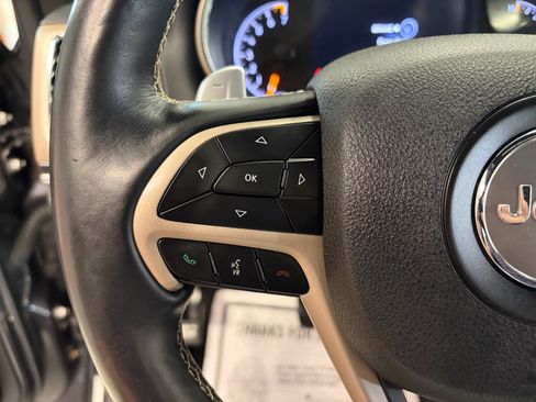 Used 2017 Jeep Grand Cherokee Limited AWD/4WD image 11