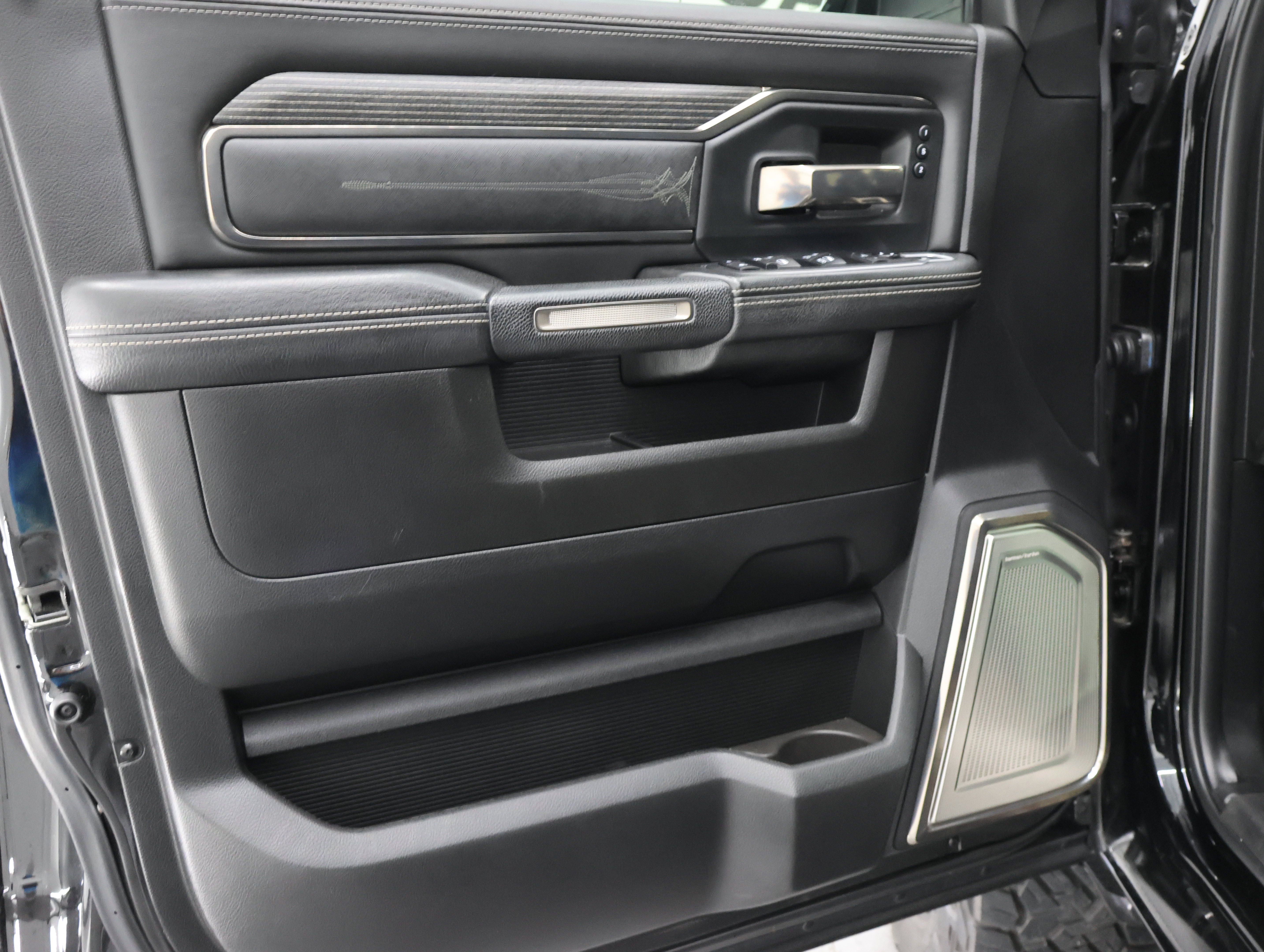 Used 2019 RAM 3500 Limited AWD/4WD image 42