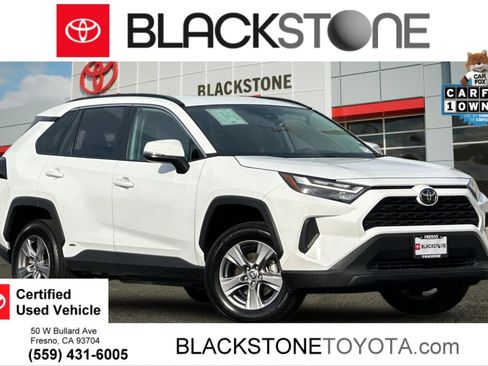 Used 2025 Toyota RAV4 XLE image 1