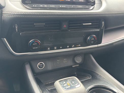 Used 2022 Nissan Rogue SV AWD/4WD image 15