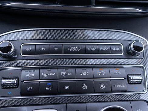 Used 2023 Hyundai Santa Fe SEL w/ Premium Package AWD/4WD image 21