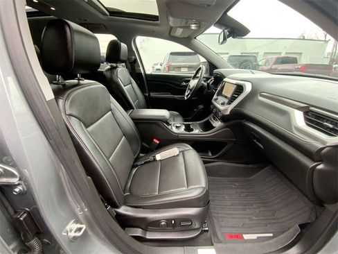 Certified 2023 GMC Acadia SLT w/ Technology Package image 29