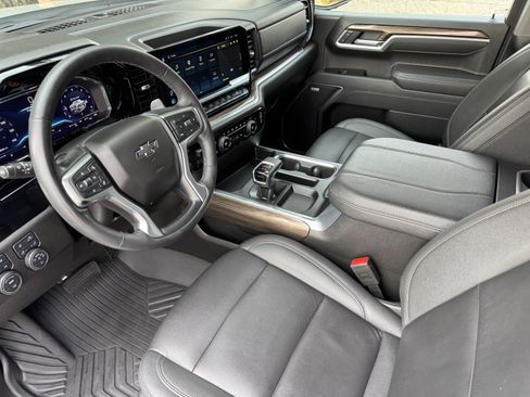 Certified 2025 Chevrolet Silverado 1500 RST AWD/4WD image 11