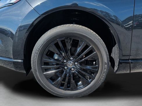 Used 2024 Toyota Venza Nightshade image 12