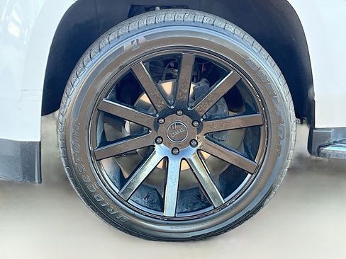 Used 2020 GMC Yukon SLT w/ HD Trailering Package image 32