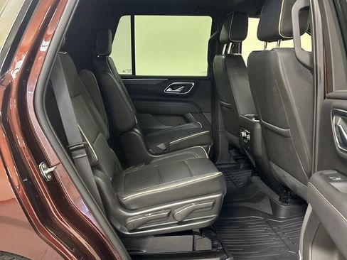 Used 2023 GMC Yukon SLT w/ SLT Luxury Package AWD/4WD image 30