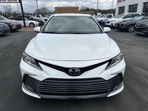 Used 2022 Toyota Camry LE image 2