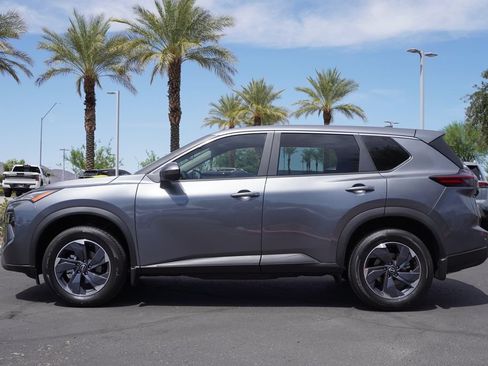 Certified 2026 Nissan Rogue SV FWD image 2